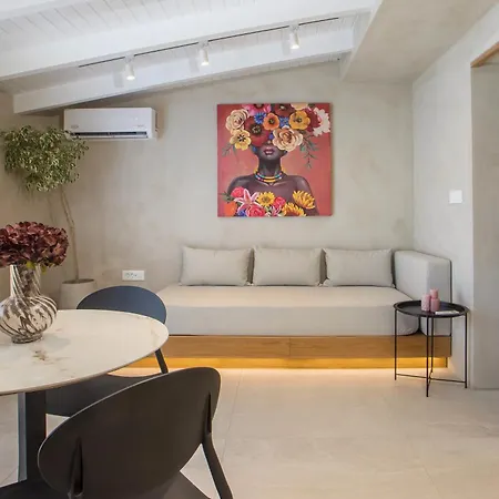 Апартаменты New Town Deluxe Loft